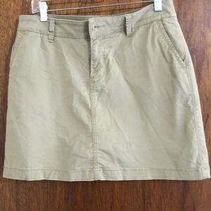 Mid thigh khaki skort